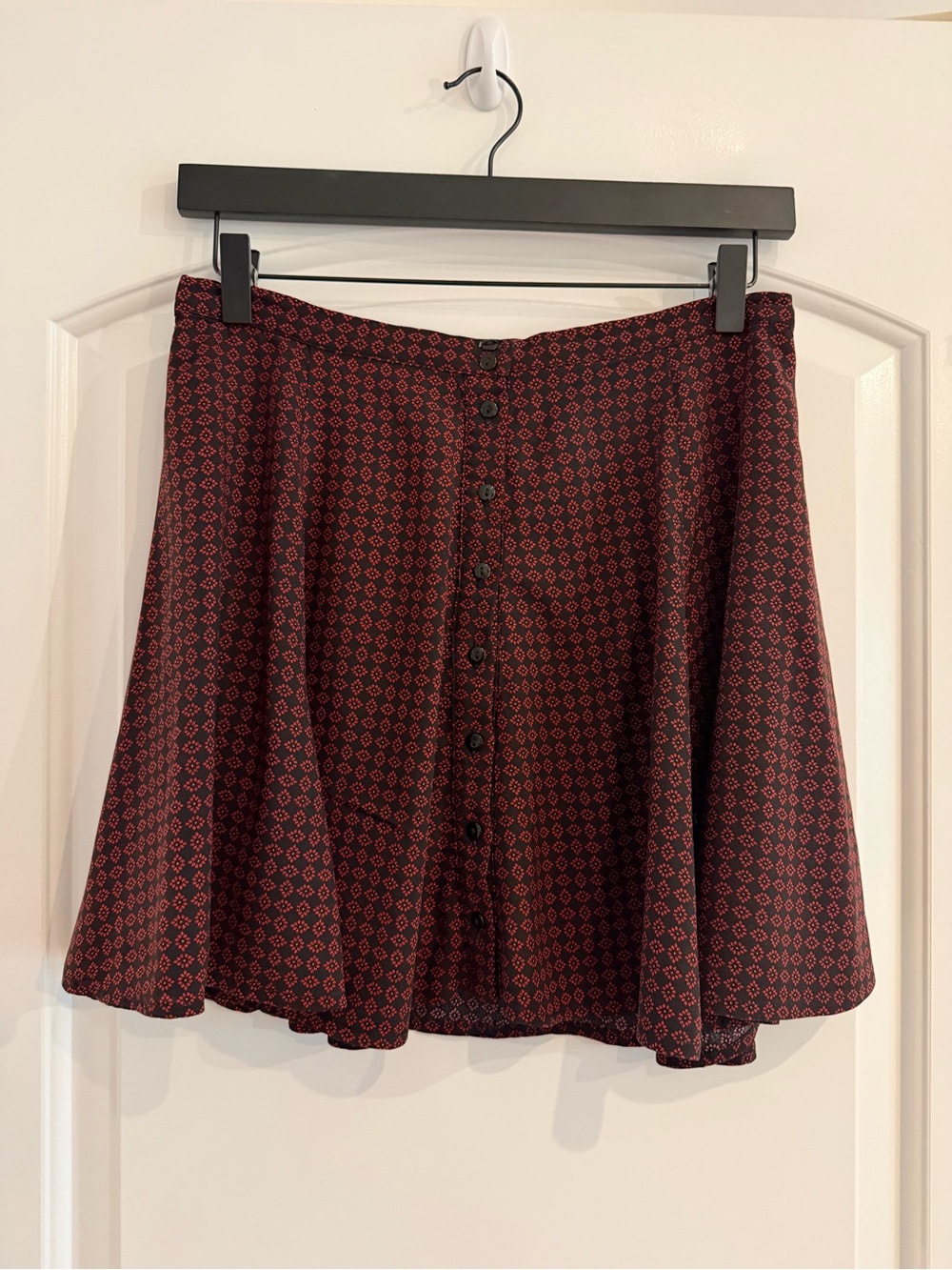 Urban Outfitters Burgundy and Black Patterned Button-Front Skater Skirt. Medium.